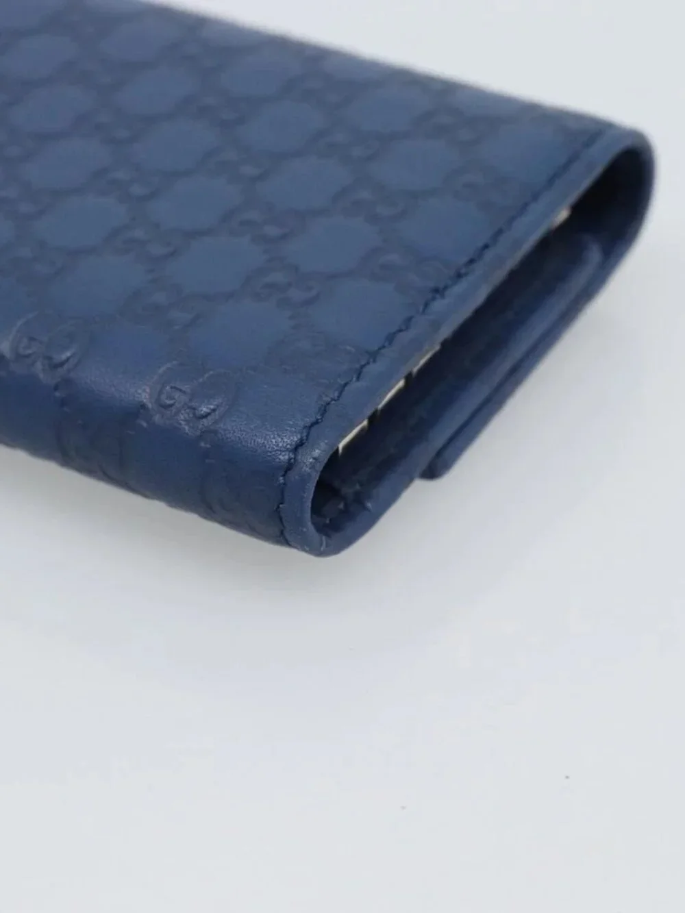 Gucci brand	gucci color	blue