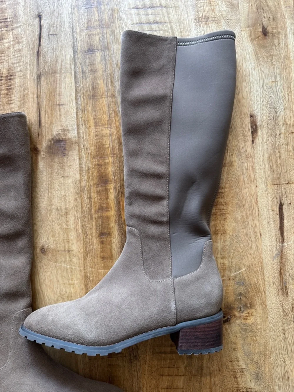 Blondo cow suede