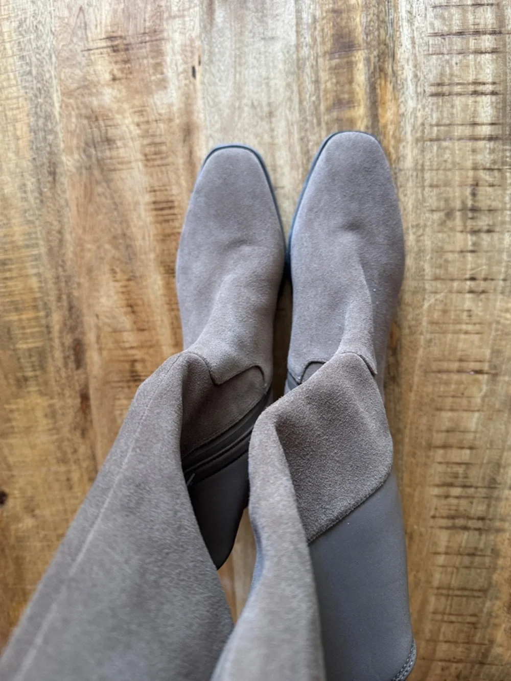 Blondo cow suede