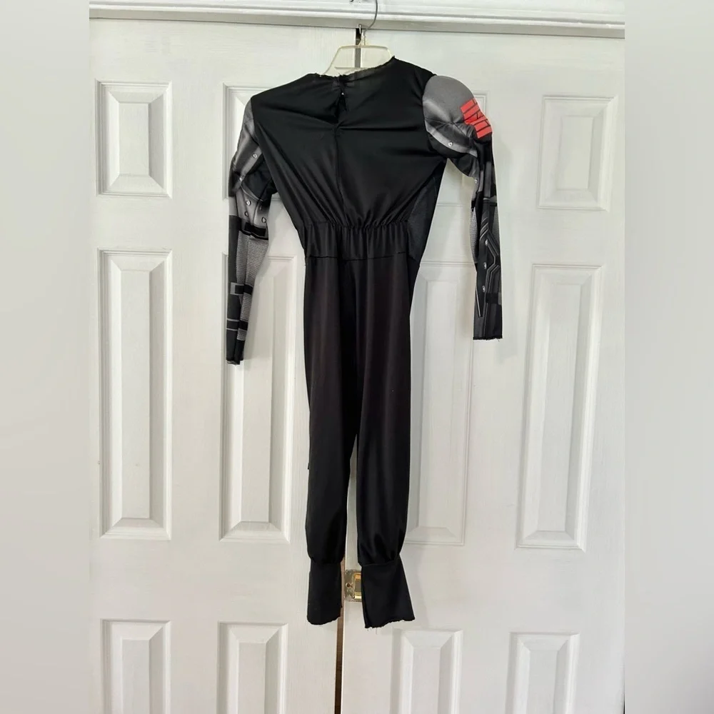 Disguise costumes gi