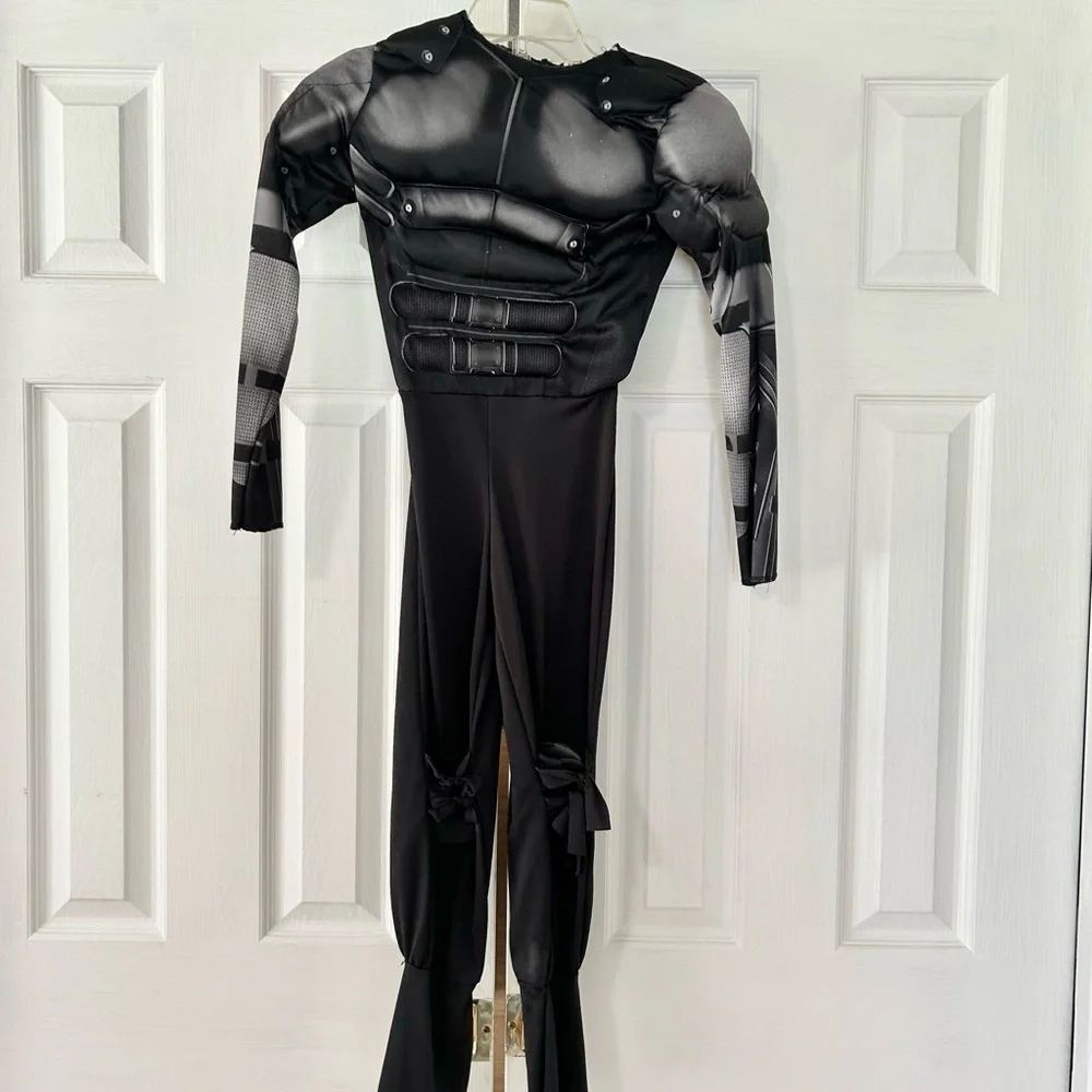 Disguise costumes gi