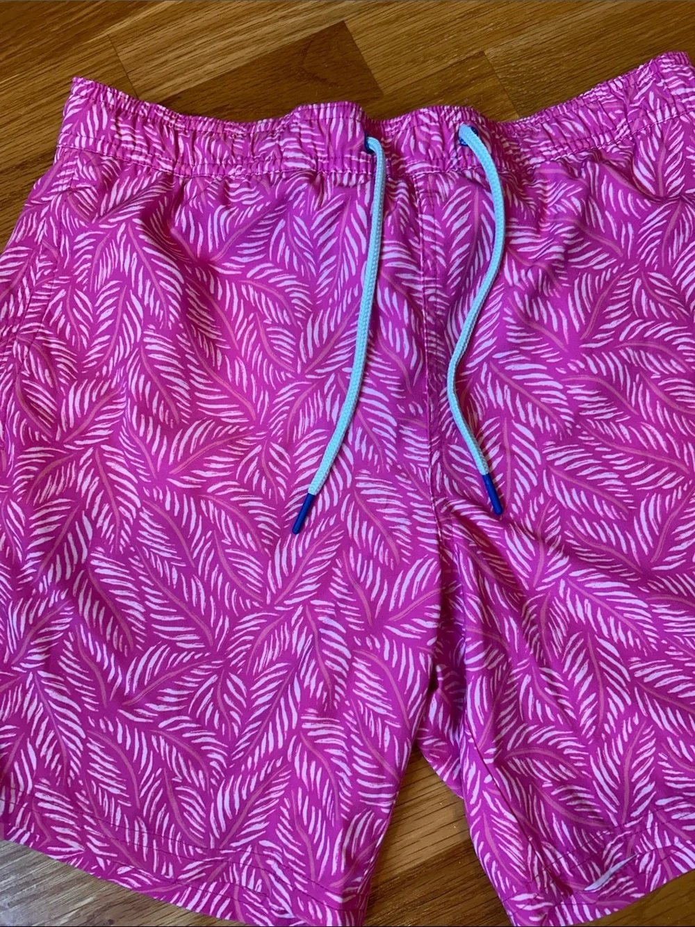 Vineyard Vines lightweight athletic