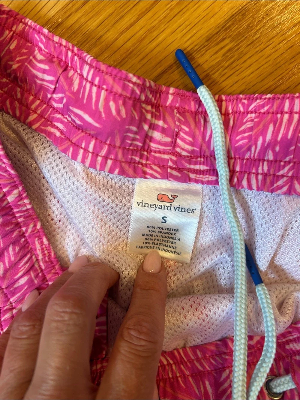 Vineyard Vines lightweight athletic