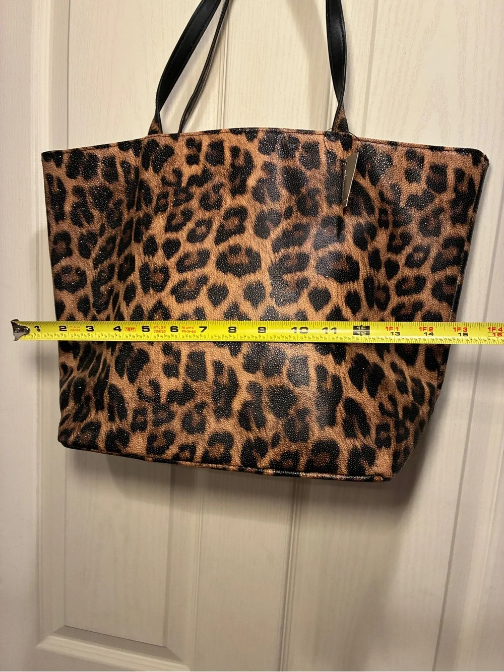 Chicos pocket tote complements