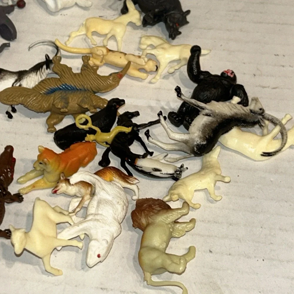 Vintage Zoo Animals in Package Lot 40 Painted Hong Kong giraffe elephant lion D4