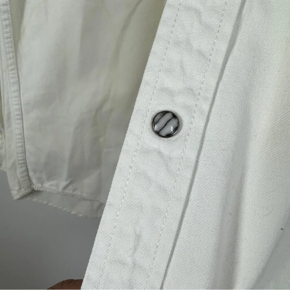 Levis levi’s white