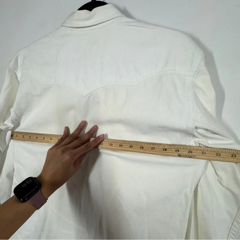Levis levi’s white