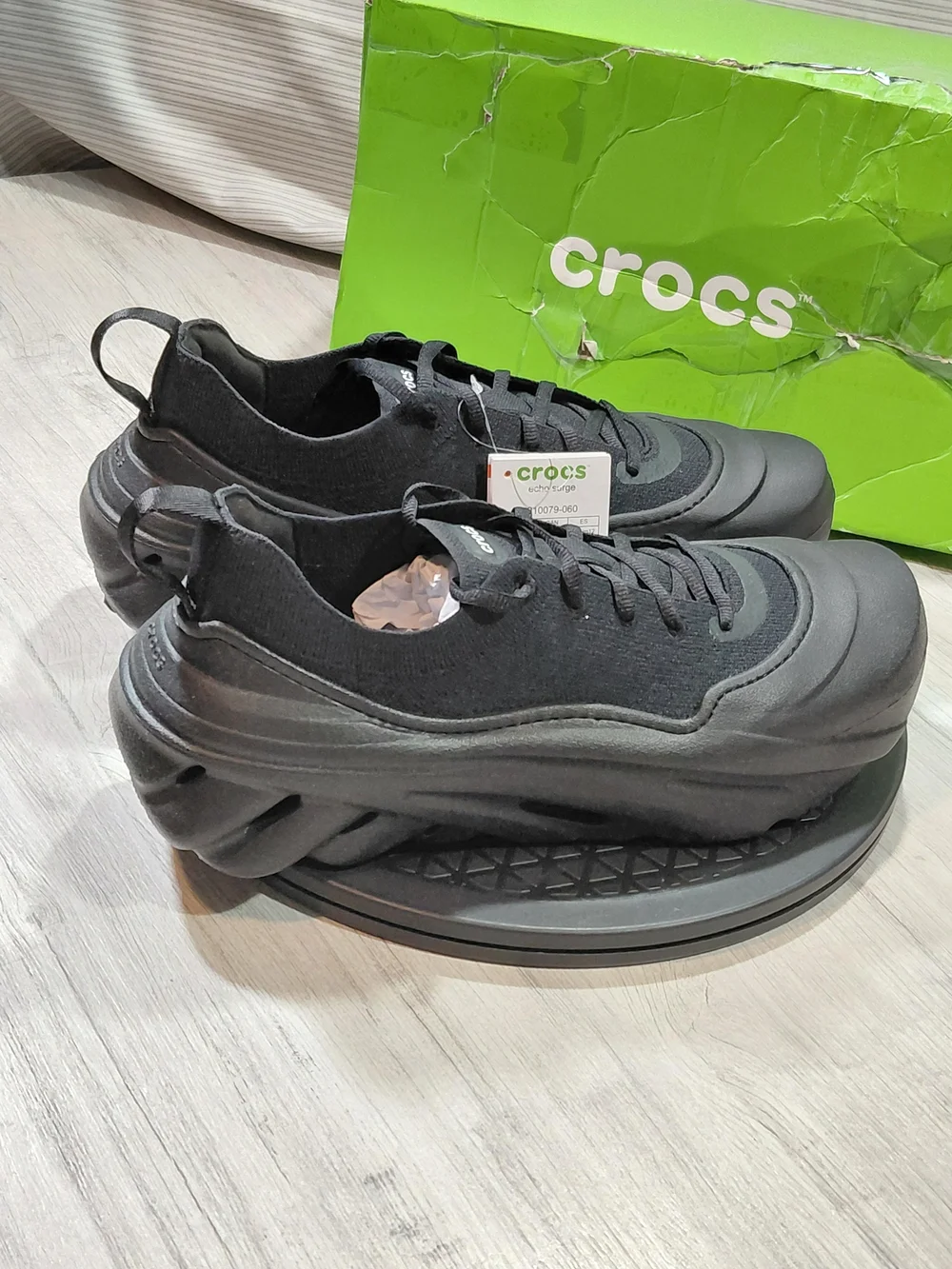 NWT Crocs Men Echo Surge Athletic Sneakers - Triple Black Lite Ride Comfort M10