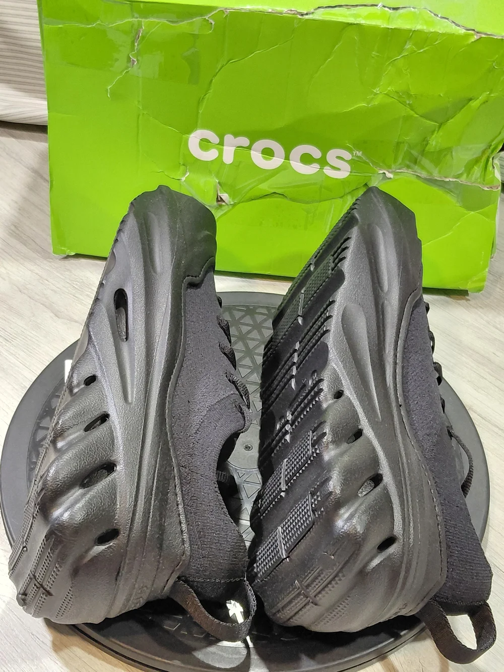 NWT Crocs Men Echo Surge Athletic Sneakers - Triple Black Lite Ride Comfort M10