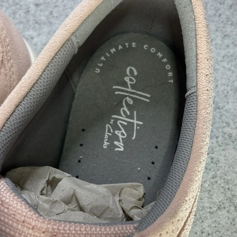 Clarks unisex pink