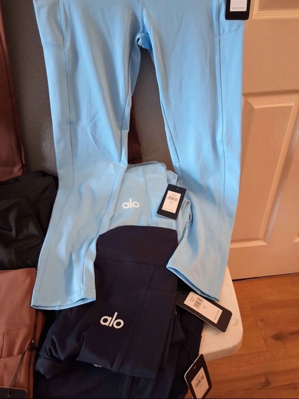 Alo High-Waist Leggings - Light Blue, Dark Blue, Pink, Brown, Black