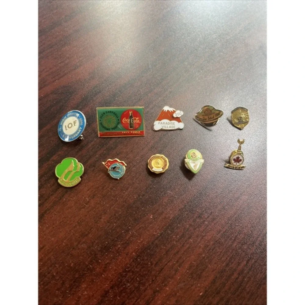 Lot‎ Of 10 Random Mixed Lapel Hat Pins B3