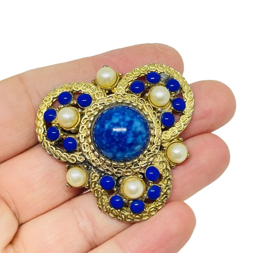 Vintage gold tone glass lapis pearls designer brooch