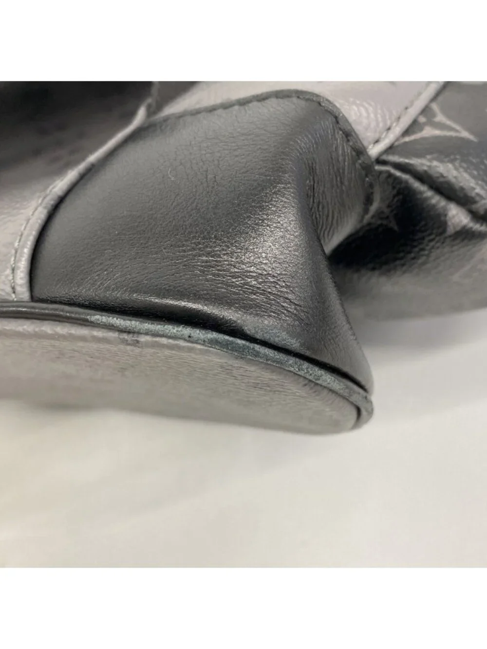 Louis Vuitton damage open backpack