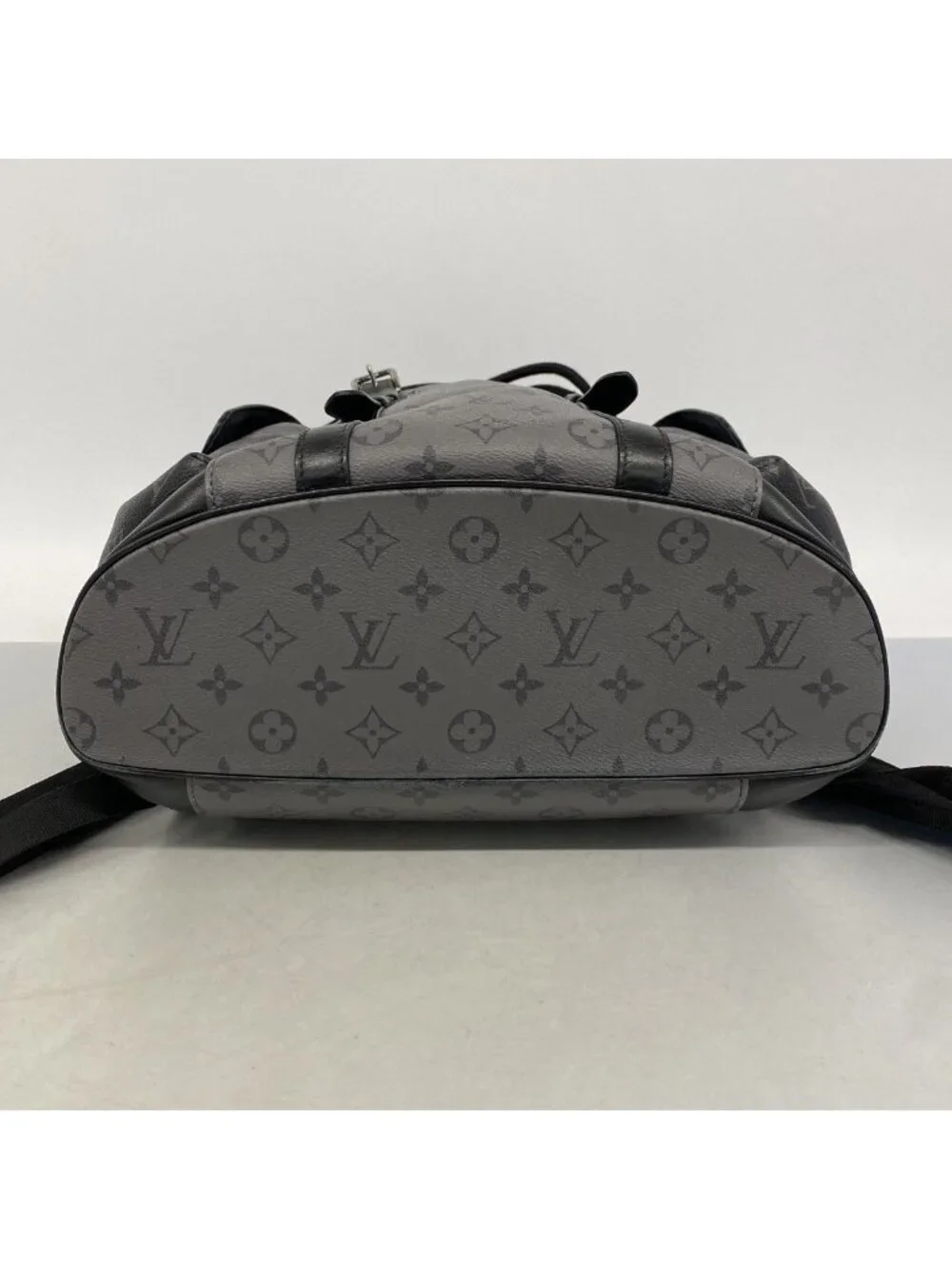 Louis Vuitton yes check size