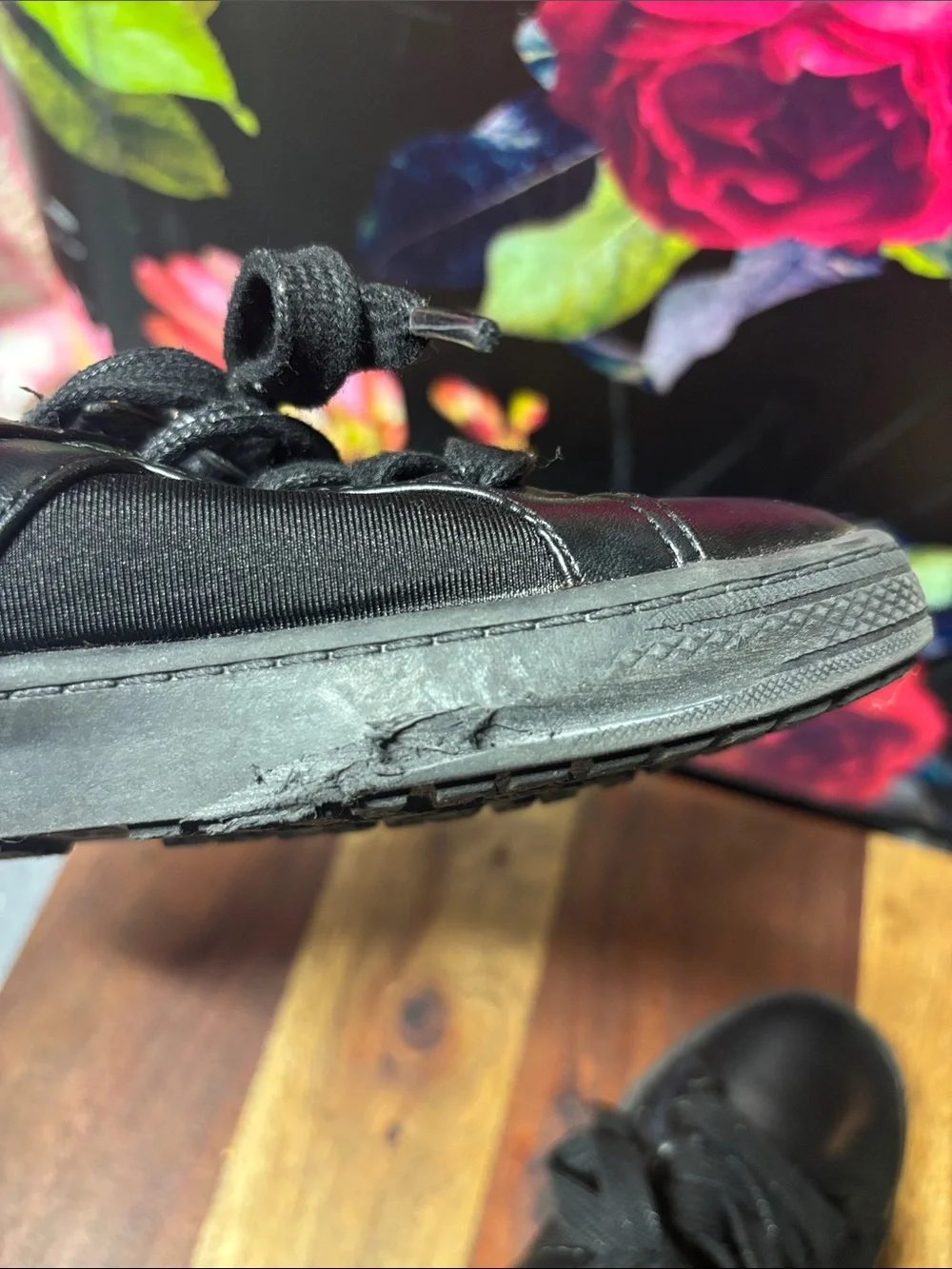Kenneth Cole Reaction Kids Black Lace-Up Low-Top Sneakers