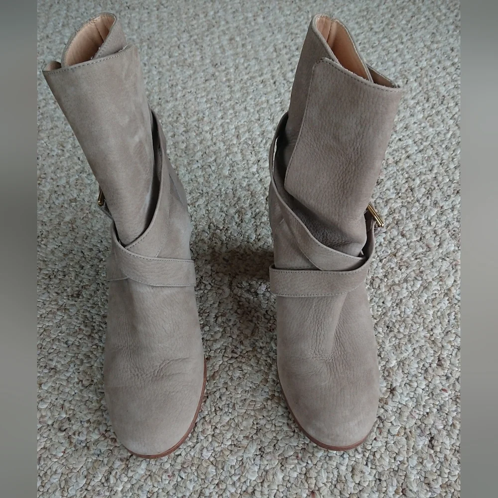 Kate spade New York Lexy double buckle pebbled leather boots in taupe size 6.5