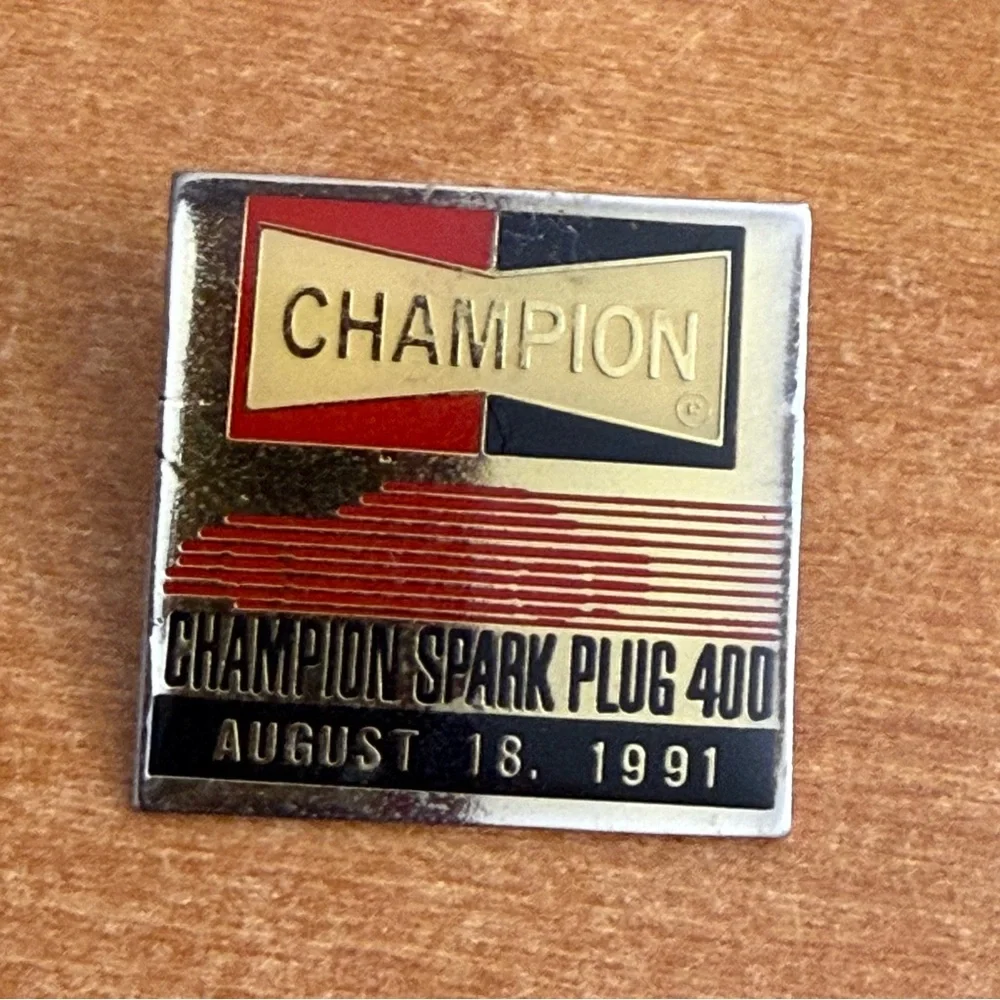 Gold‎ and Black Pin
