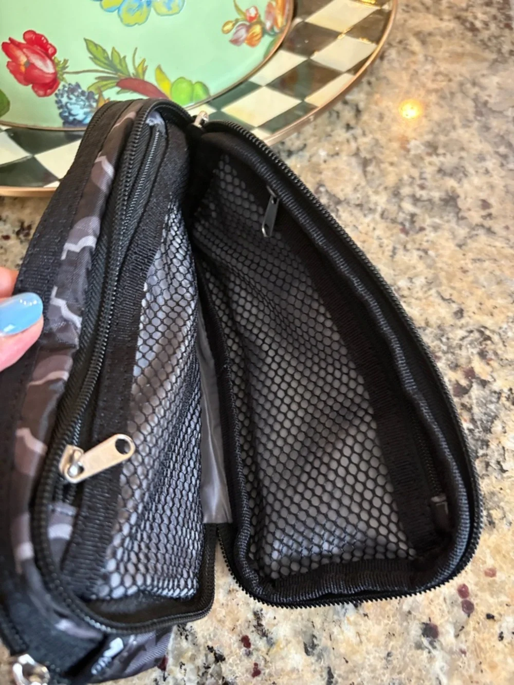 Brighton compact zip