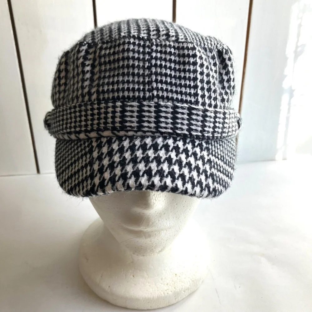 Black Rivet stylish houndstooth