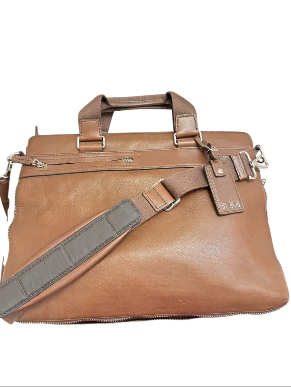 Tumi gently used