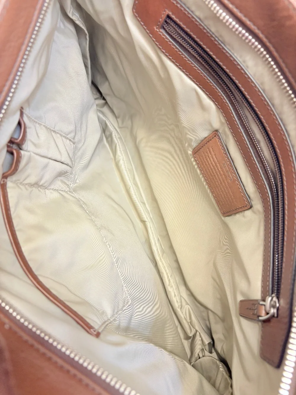 Tumi gently used