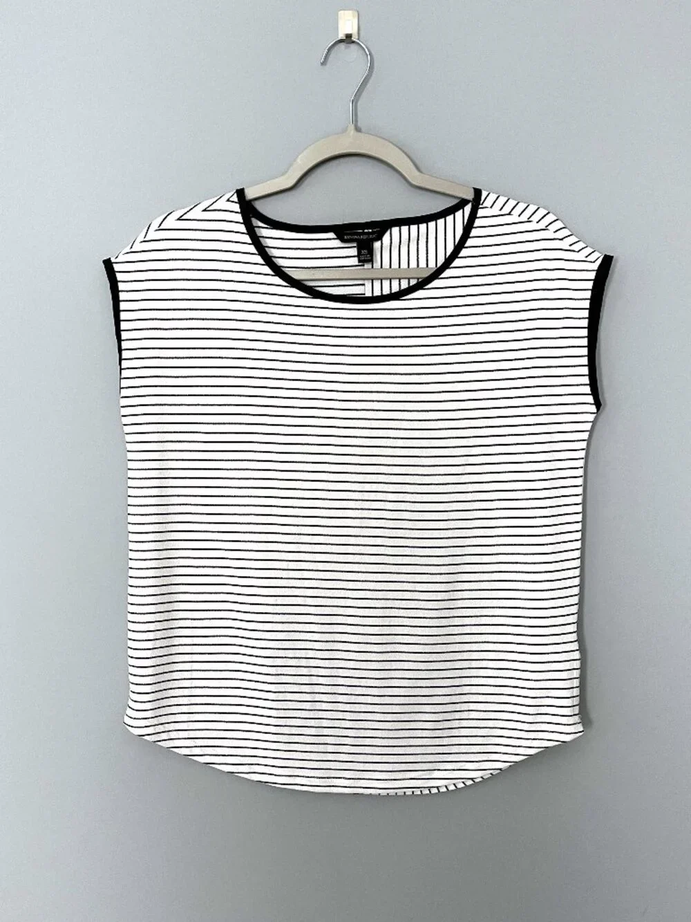 Banana Republic Blouse (White/Black) XS