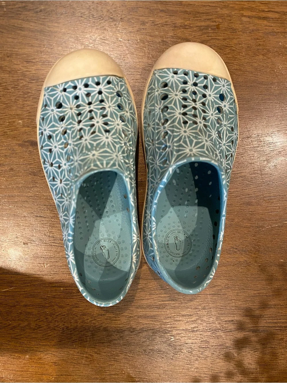 Native Shoes slip waterproof