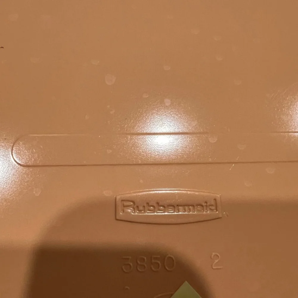 Rubbermaid this set