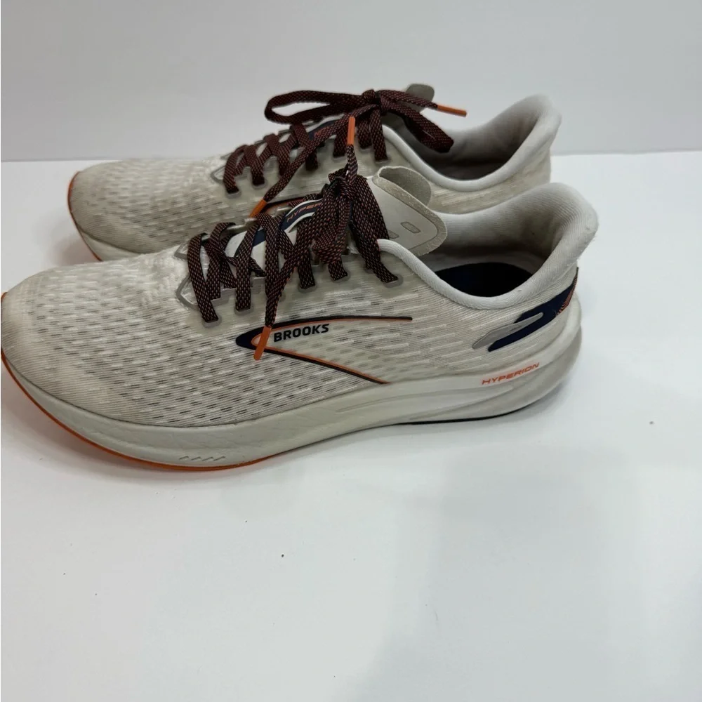 Brooks stylish athletic