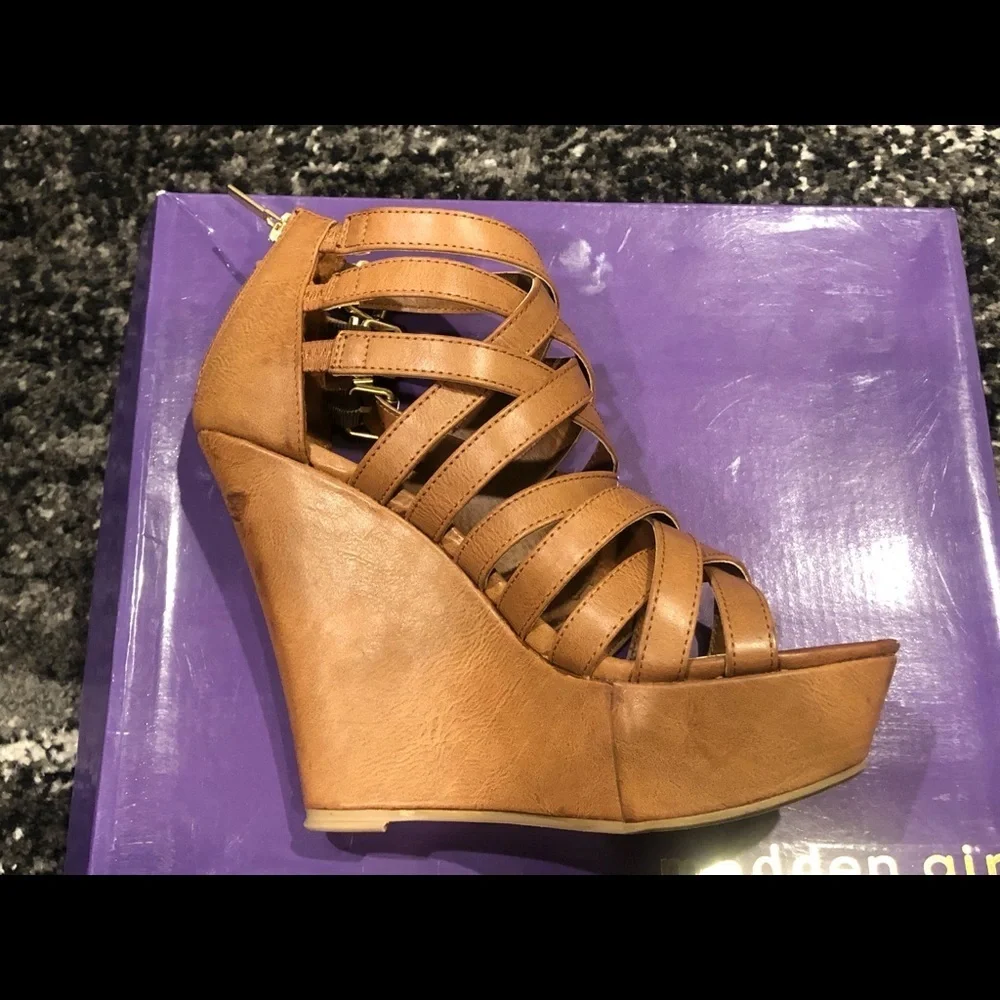 Kendall & Kylie polish off