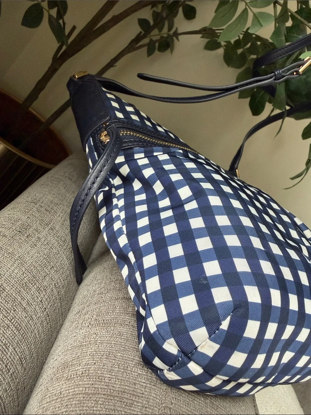 Tory Burch it’s zipper picture
