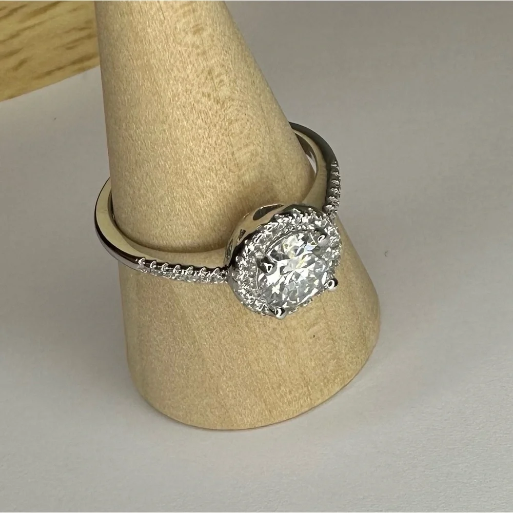 GRA #gra moissanite