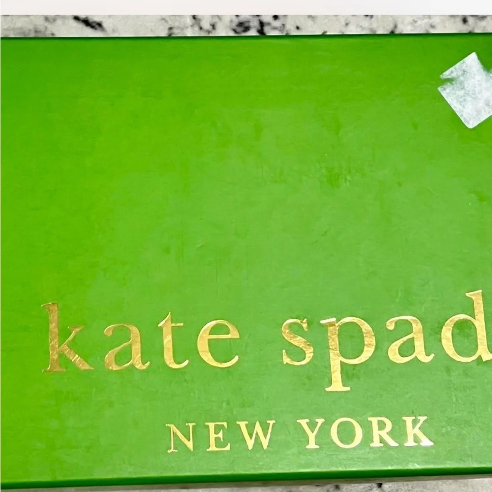 kate spade items smoke very