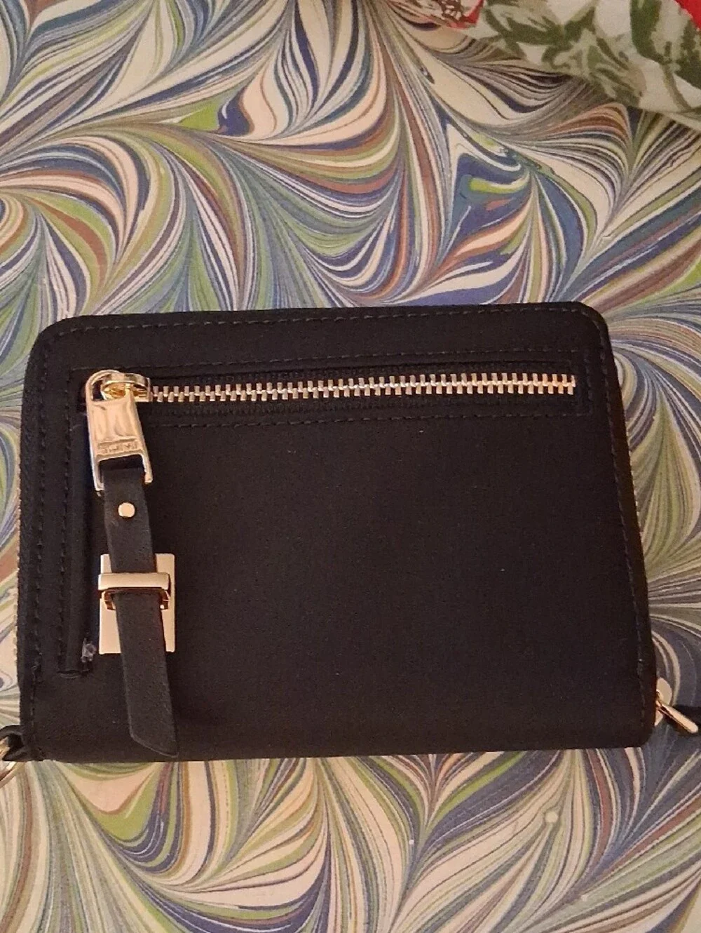 Tumi compact zip