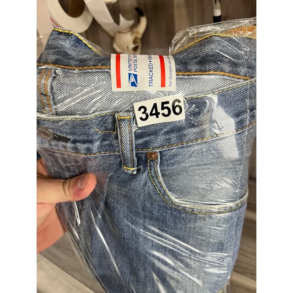 Levis levi 550