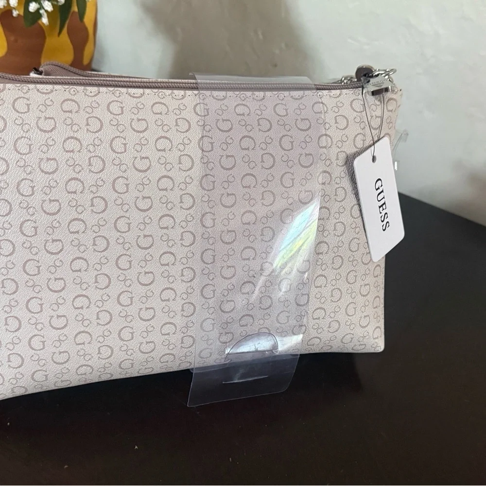Guess stylish cosmetic