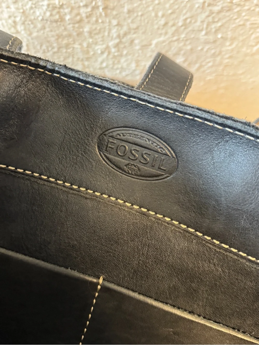 Fossil sleek black