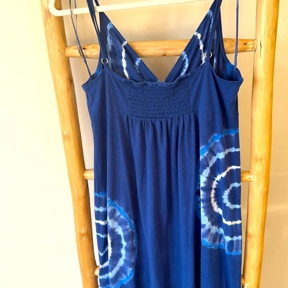 Michael Kors adjustable movement neckline