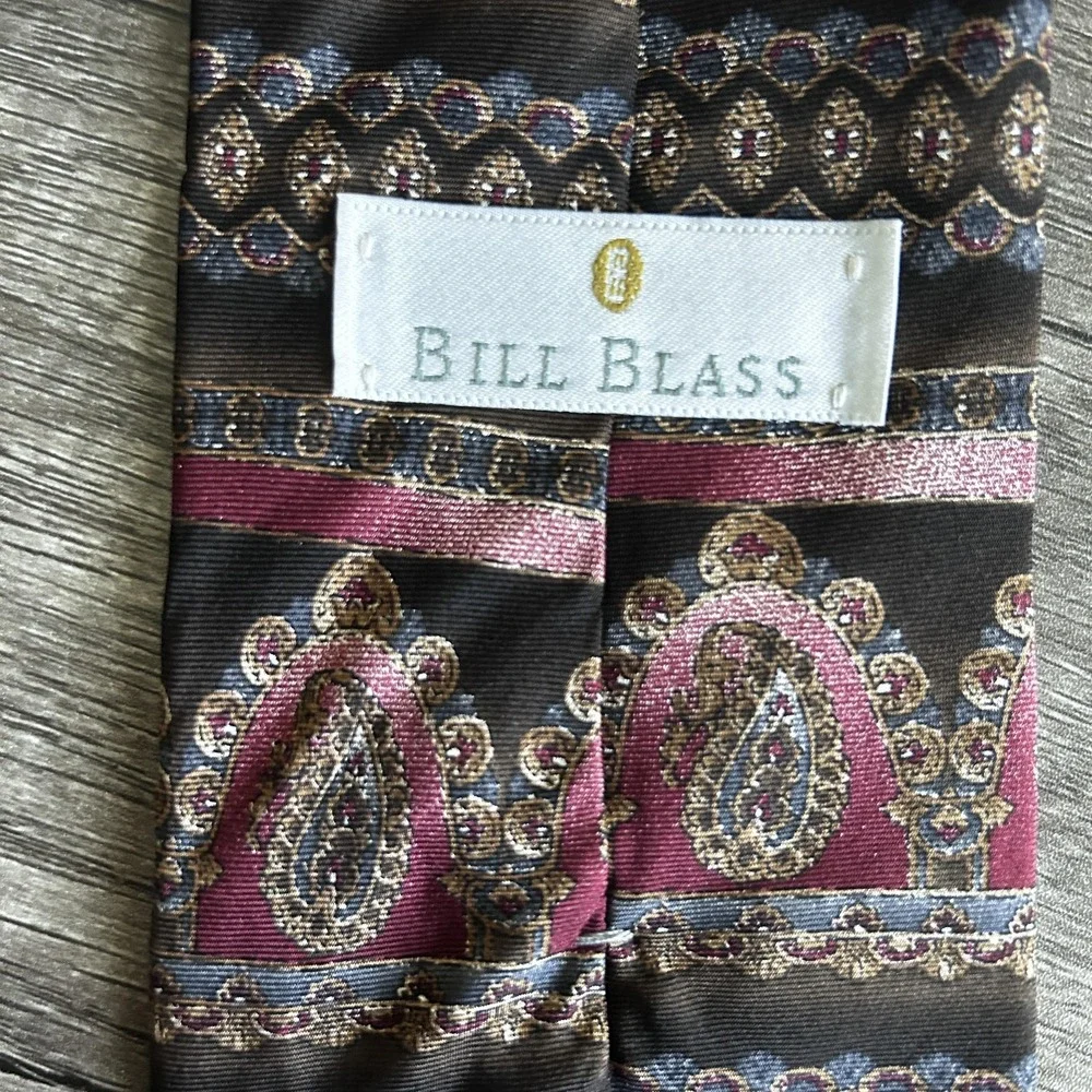 Bill Blass‎ Necktie Mens Silk Paisley Stripe Pattern Classic Dress Tie