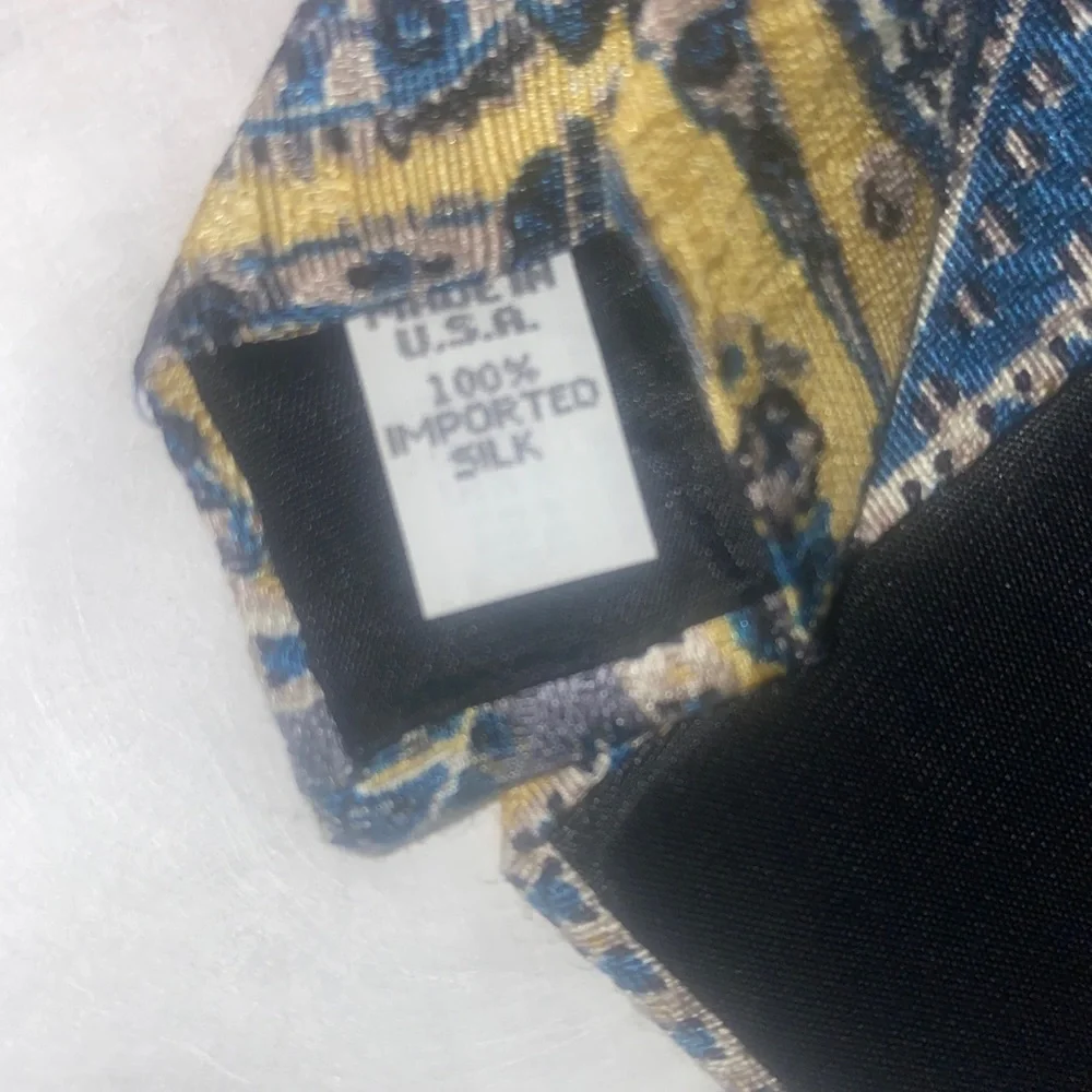 SPENCER & LOWE Four N Hand Silk Necktie Tie Yellow Blue Paisley $25 USA lcsr
