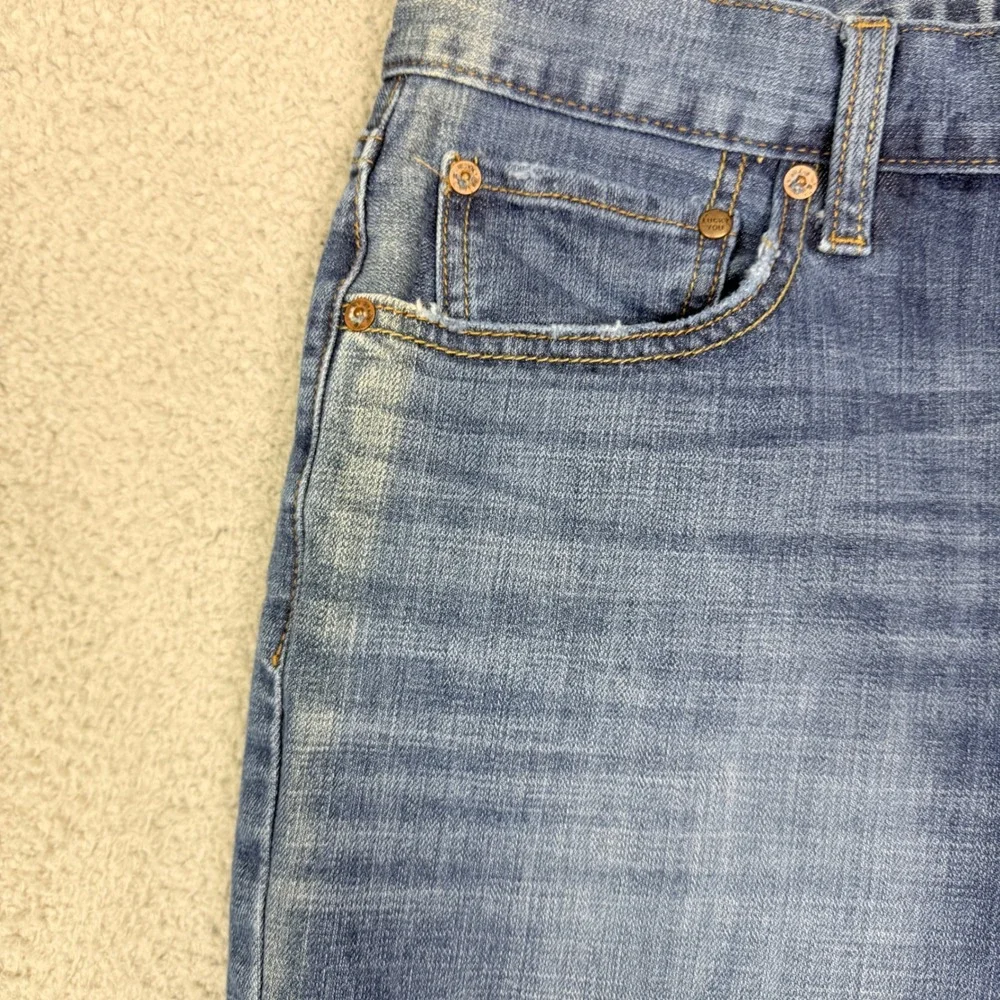 Lucky Brand button fit