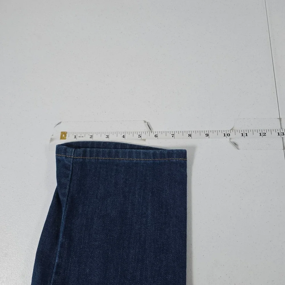 Levis look provides or