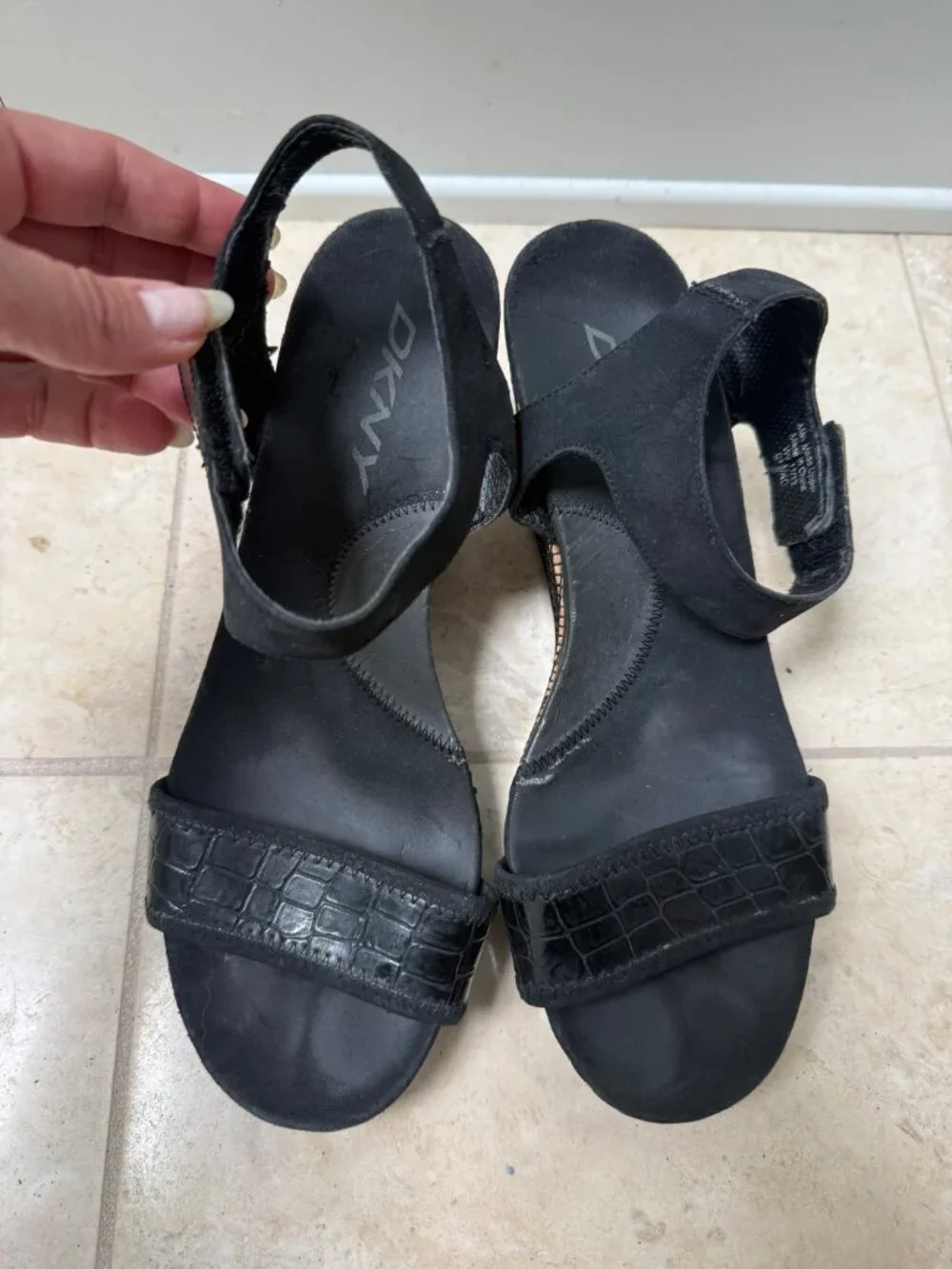 Dkny black wedge