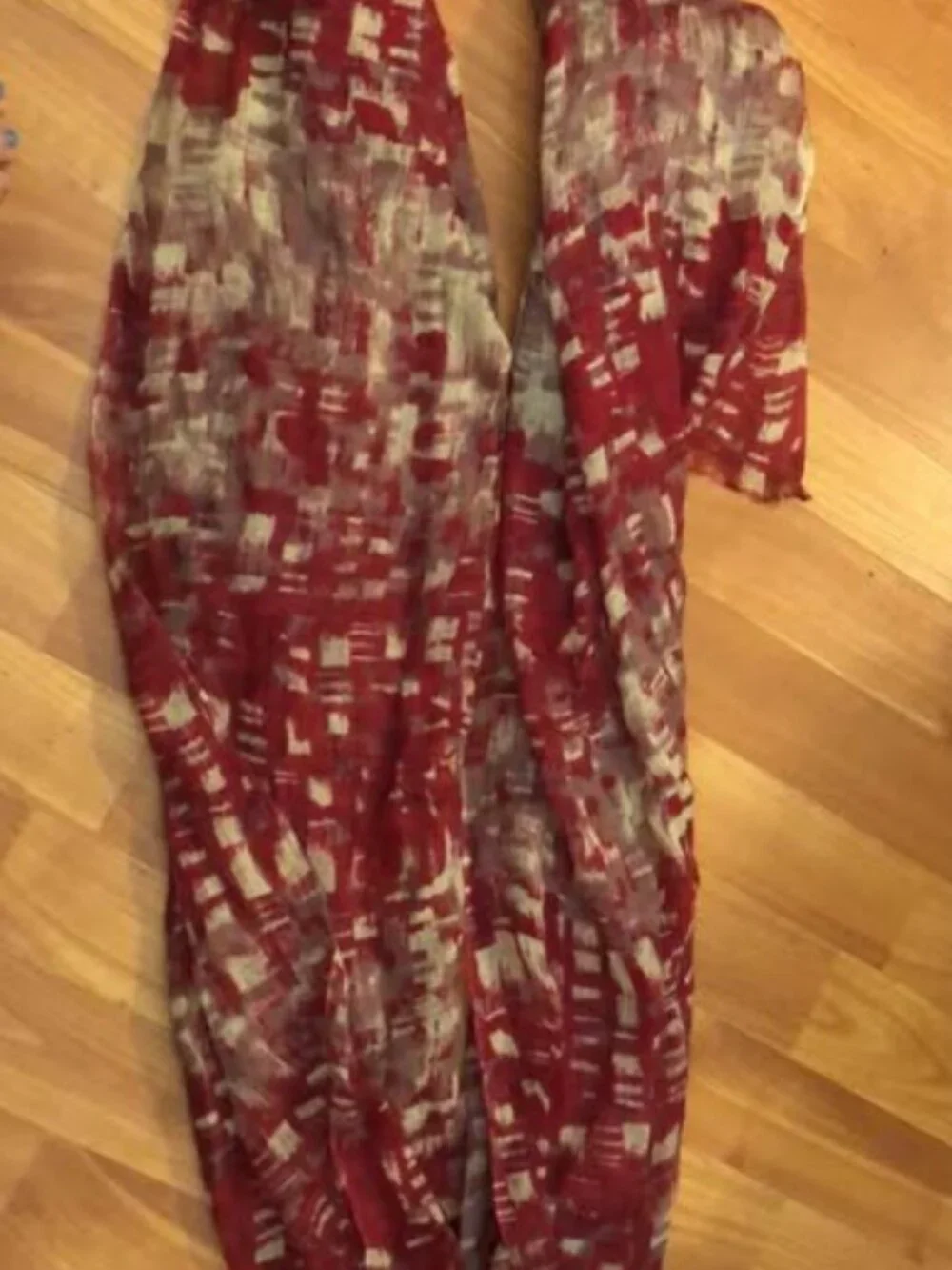 Vera Wang red cream