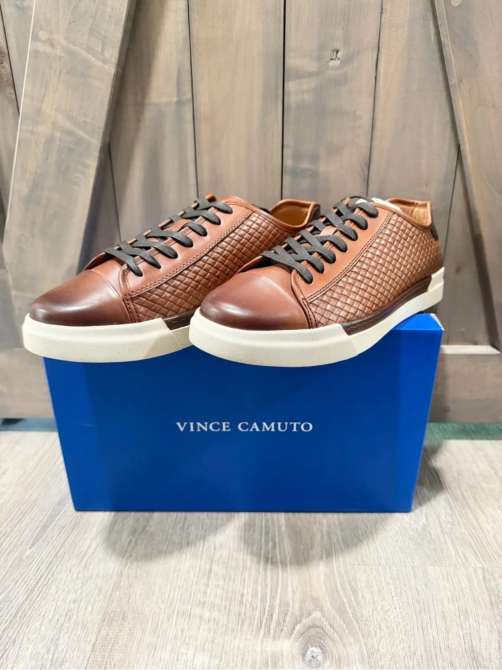 Vince Camuto new box