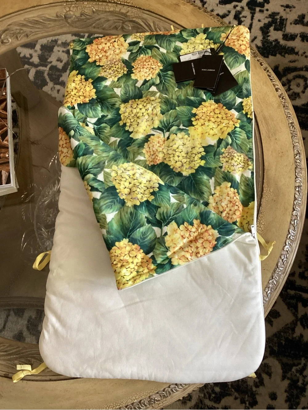 Dolce & Gabbana leaves bag