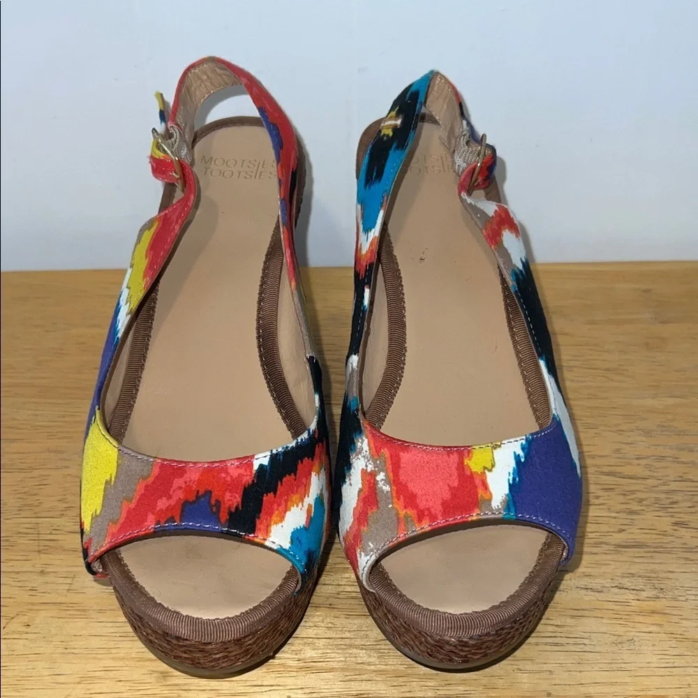 Mootsies Tootsies vibrant wedges