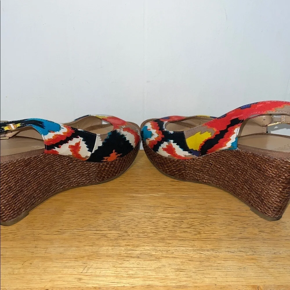 Mootsies Tootsies vibrant wedges