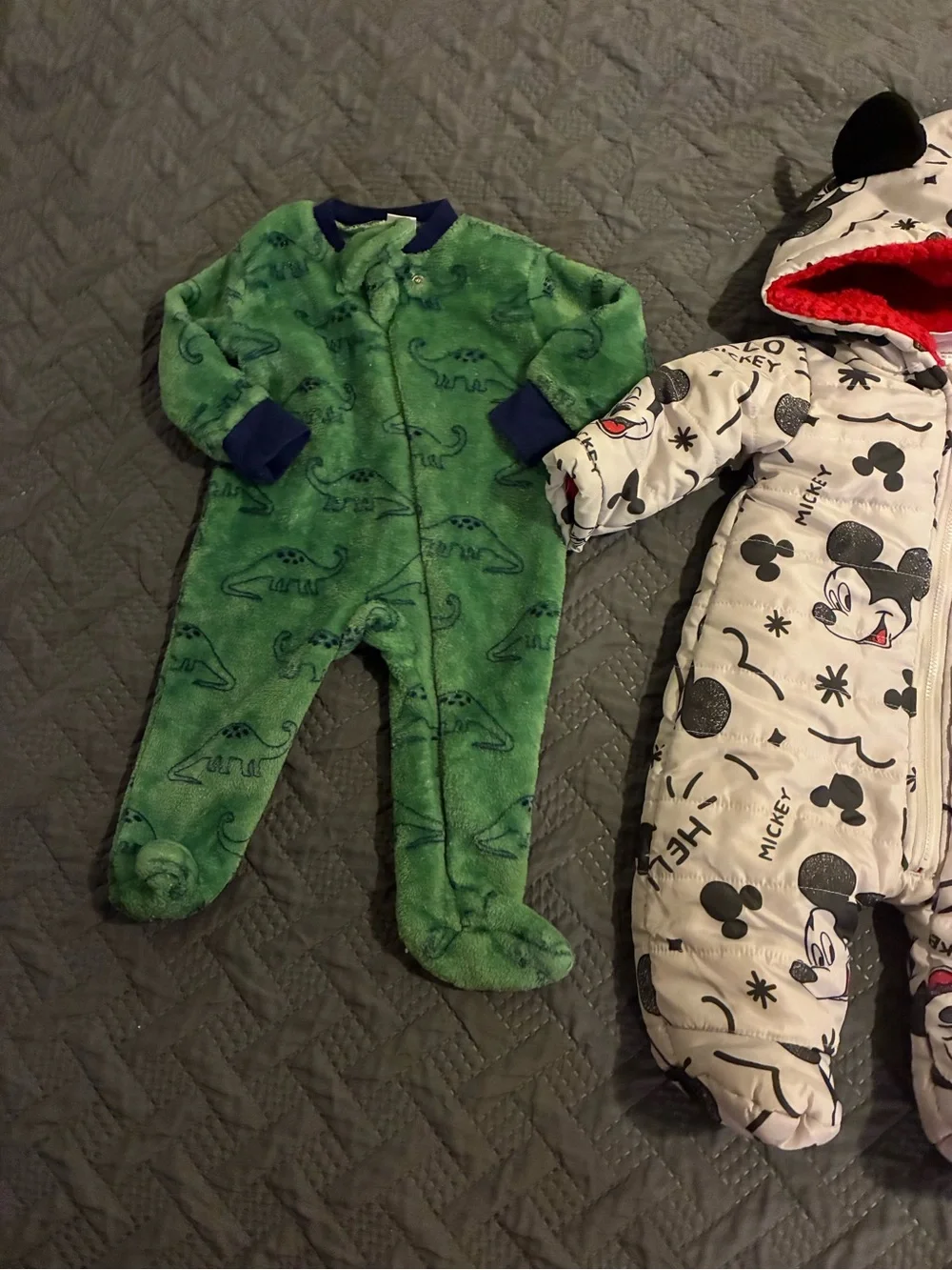 Disney White Mickey Print One-Piece Footed Snowsuit with Red Lining 0-3 months